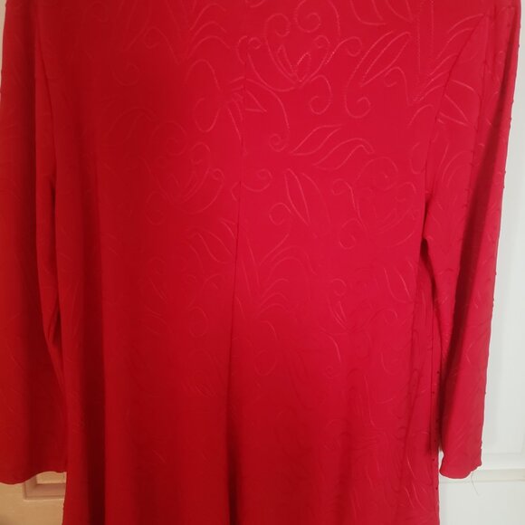 Red sequined blouse. - Picture 2 of 4